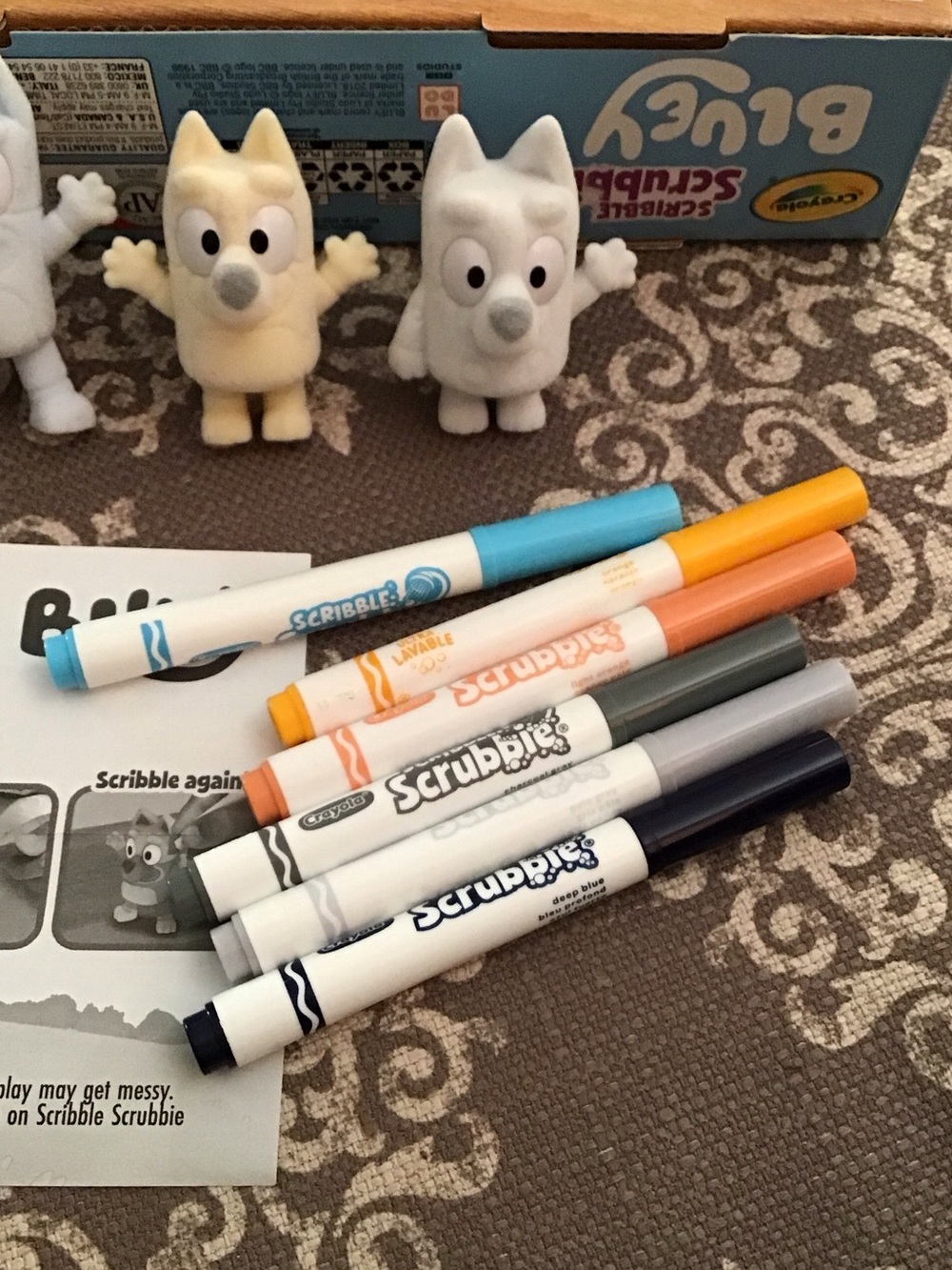 Crayola Scribble Scrubbie Bluey Figure Set NWOT** - Picture 4 of 6